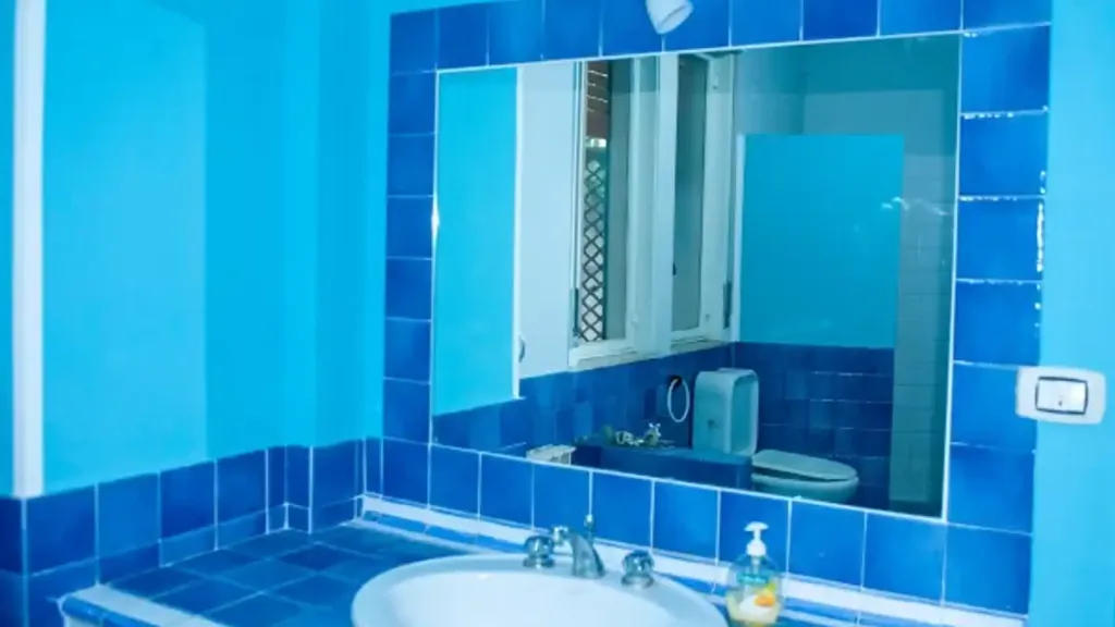 Bathrooms - Modernised Apartment with Balcony in Messina