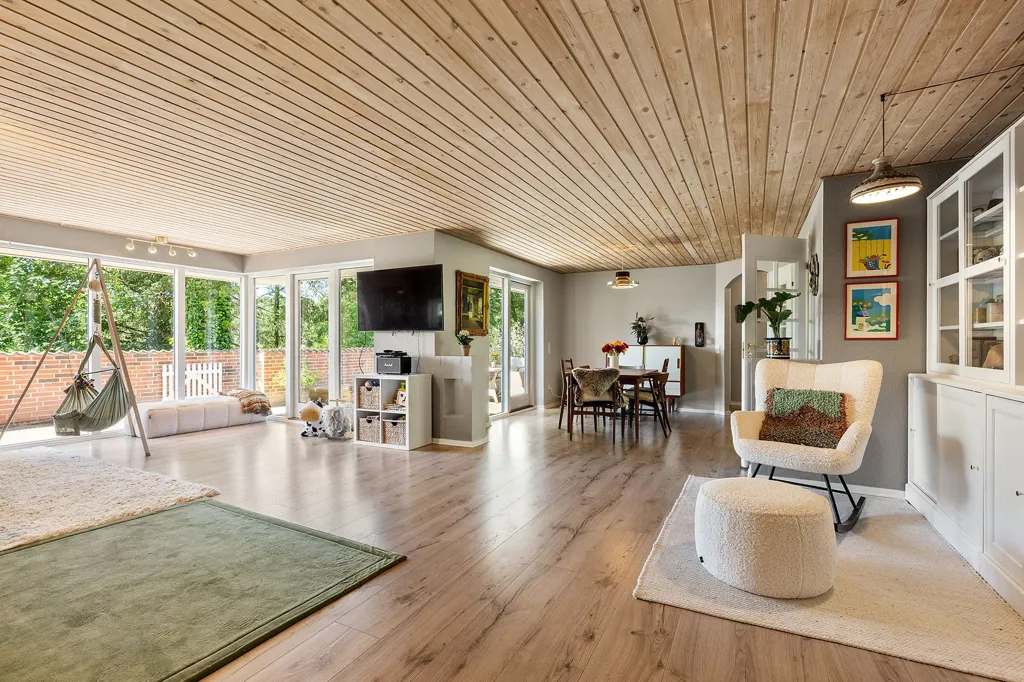 Elutuba - Detached Villa with Garden in Hadsten