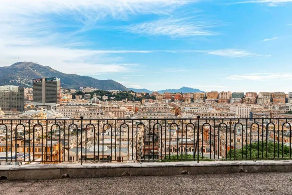 Balcon - Luxury Apartment with Panoramic Terrace in Genoa