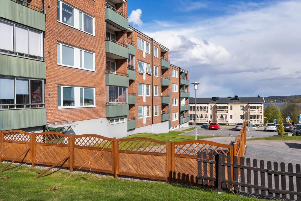 Extérieur - Spacious Two-Bedroom Flat with Balcony in Central Timrå