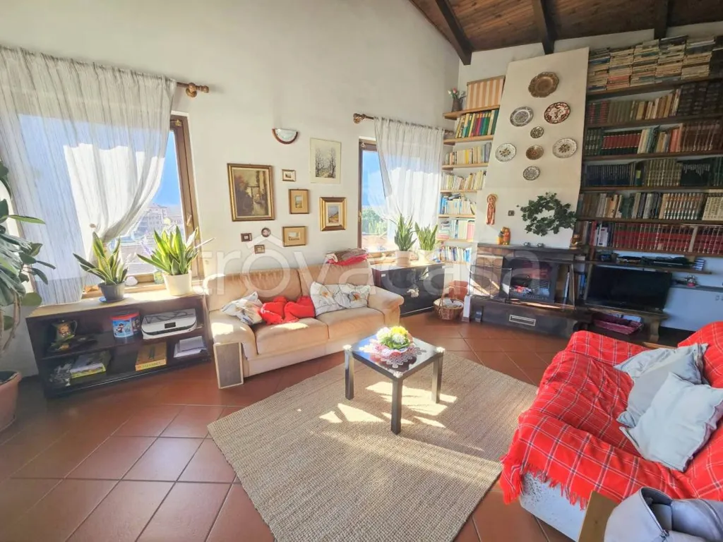 Soggiorno - Villa with Panoramic Views in Condove