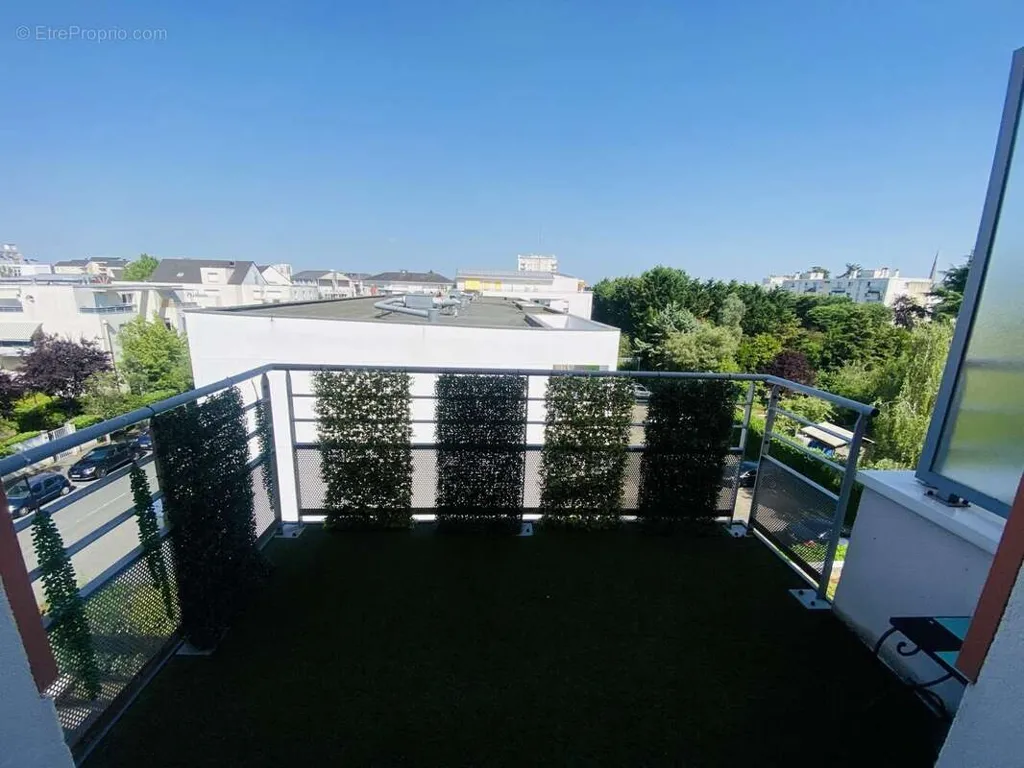 Balcon - Appartement T3 avec Terrasse et Garage à Tours Nord