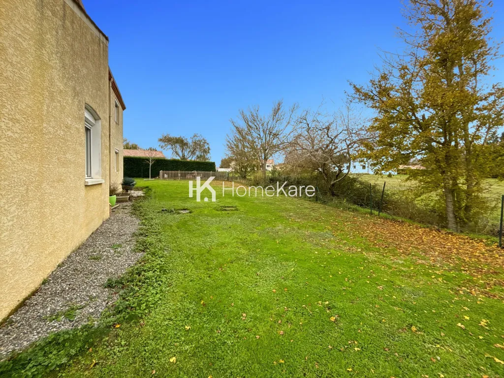 Aed - Family House with Pool in Belleserre
