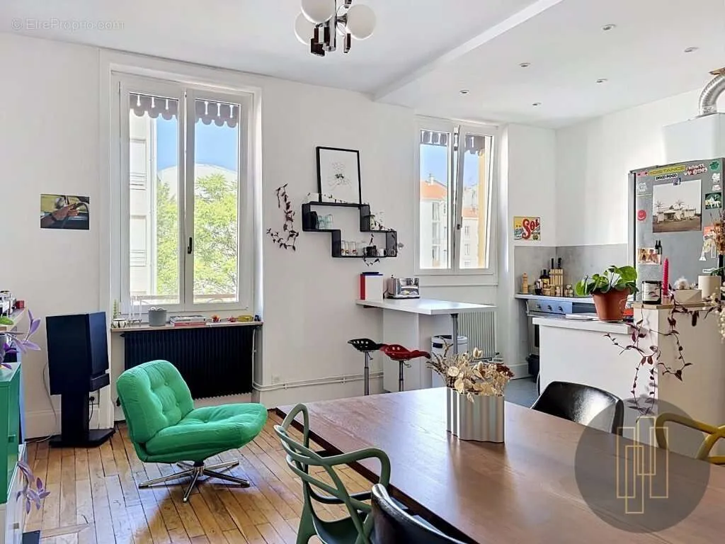 Sala da pranzo - Charming T2 Flat with East/West Light in Lyon 6e