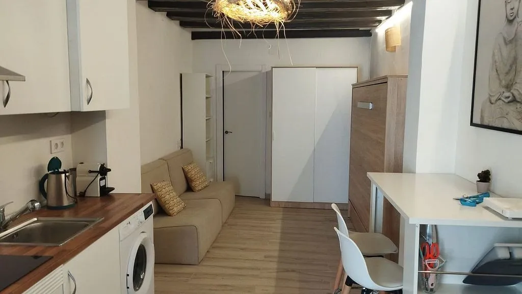 Cuisine - Ample Studio with AC in Valencia Centre