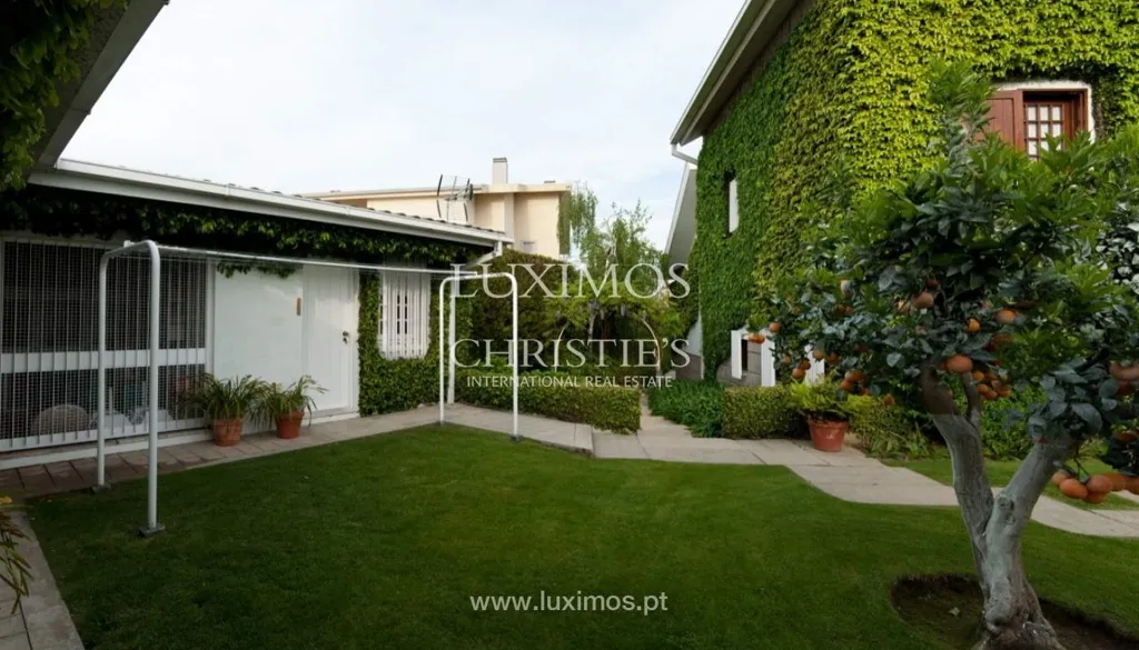 Jardin - Four-Fronted House with Garden in Ermesinde