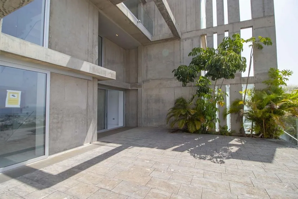 Terrasse - Contemporary Townhouse with Pool in Ifara