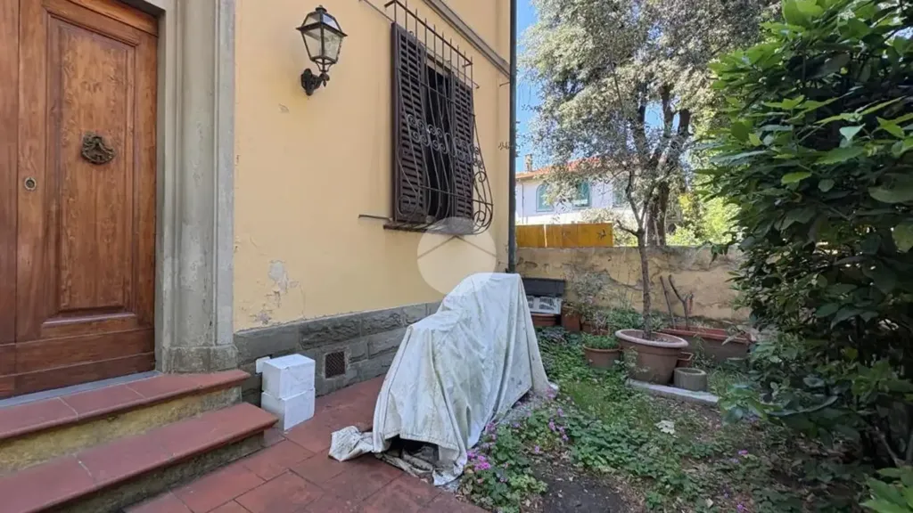 Terrass - Ground Floor Trilocale with Garden in Florence