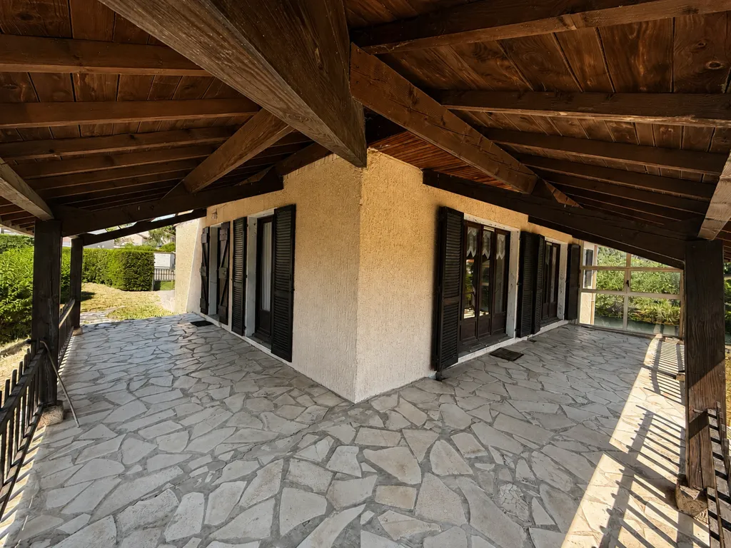 Terrace - Villa with Terrace in Pélussin