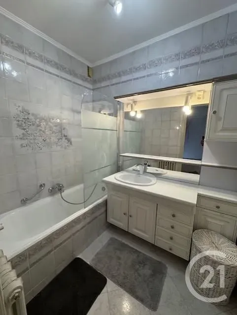 Salles de bain - Appartement Lumineux à Vence, Proche Centre-Ville