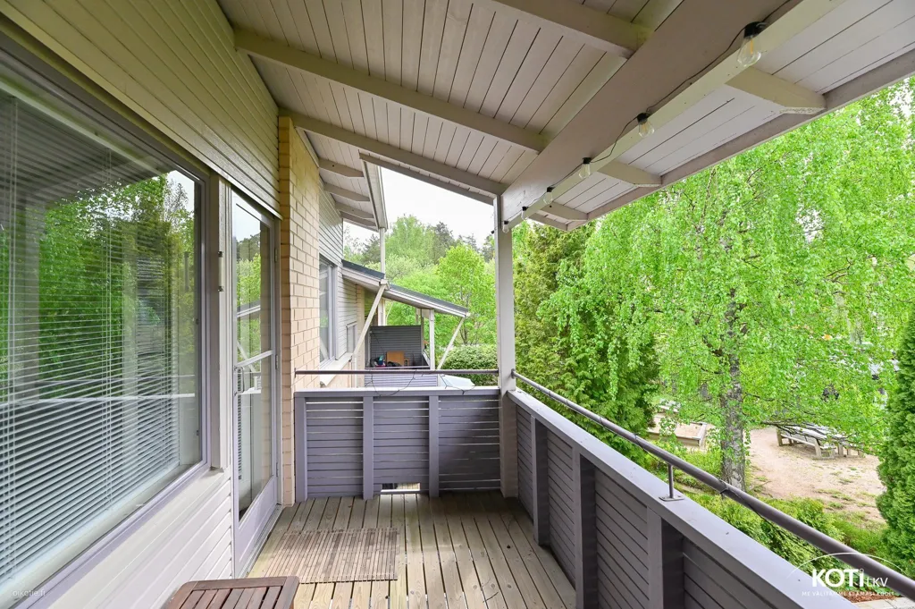 Balcony - Renovated Apartment with Balcony in Soukka