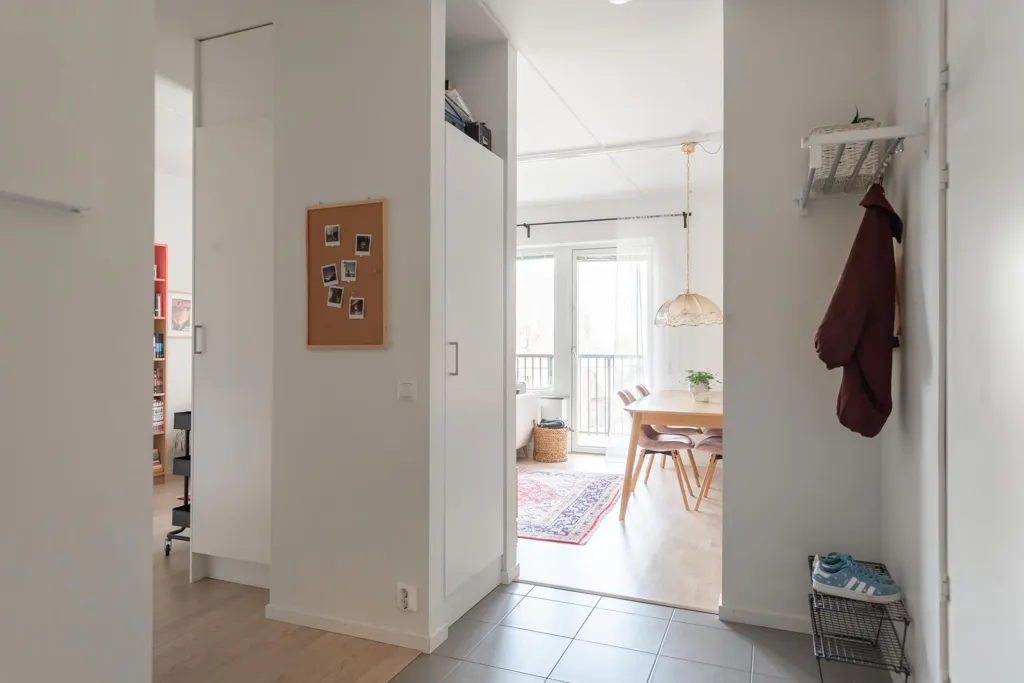Hallway - Modern Flat with Balcony in Södra Ladugårdsängen
