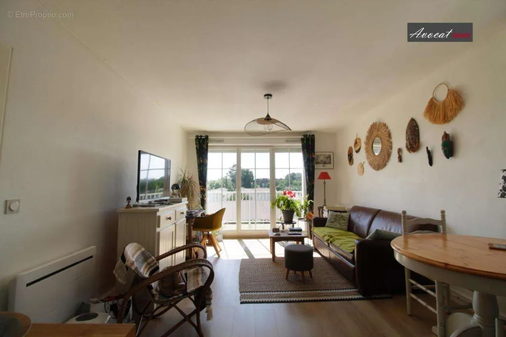 Séjour - Appartement en Lisière de Forêt avec Balcon à Paris