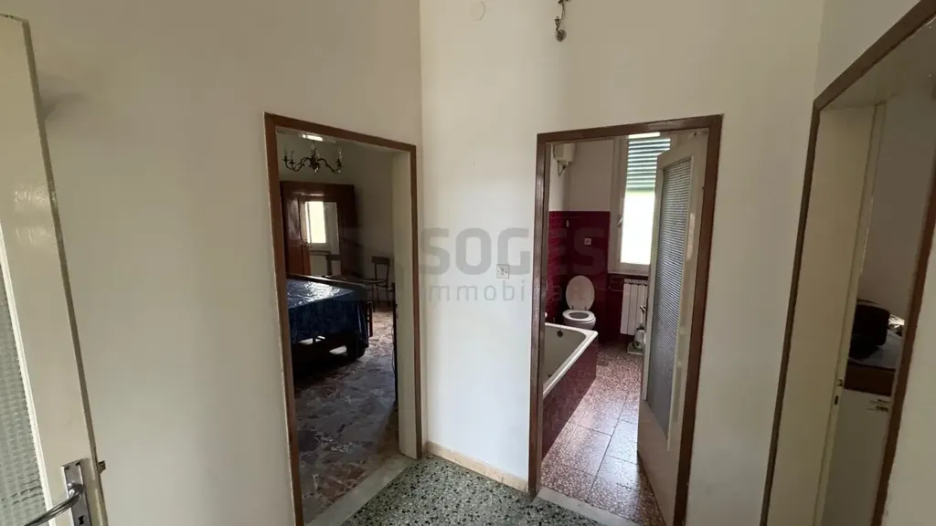 Esik - Independent House with Garden in Reggello