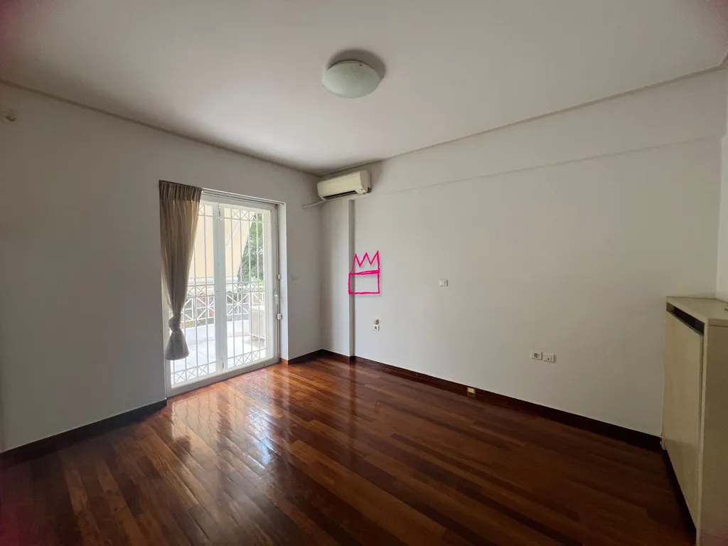 Pièces - Luxurious Apartment with Forest View in Vouliagmeni