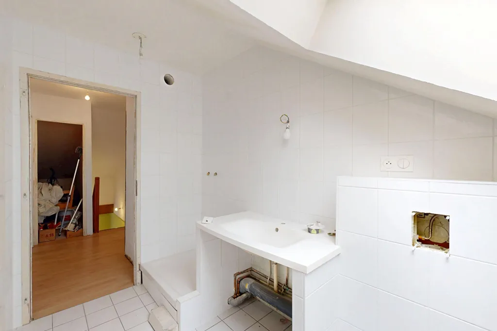 Salles de bain - Duplex Familial avec Garage à Strasbourg