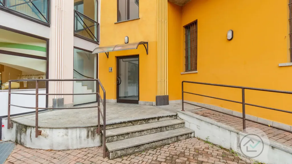 Aed - Mansarded Penthouse with Sky Views in Varese