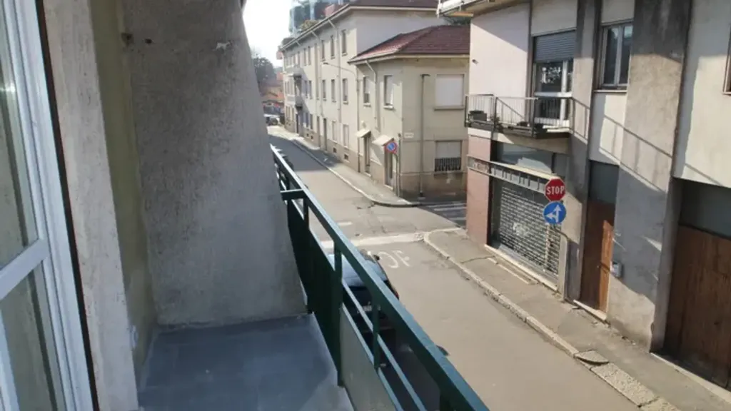 Rõdu - Rustic-Style Flat with Balcony in Legnano