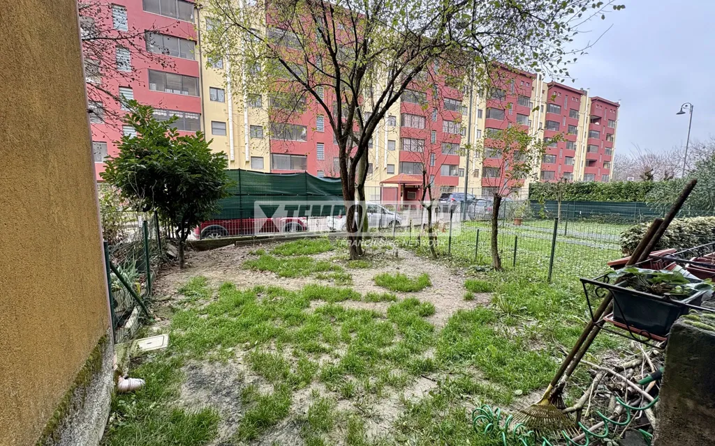 Aed - Two-Level Apartment with Garden in Pieve Emanuele