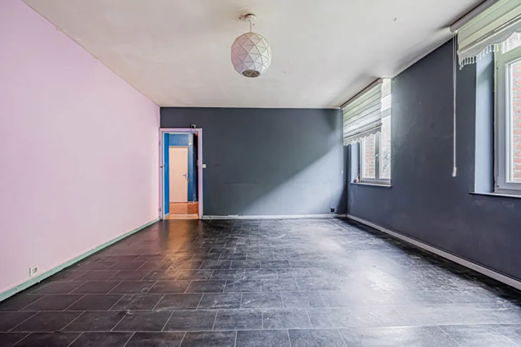 Toad - 3-Bedroom Apartment with Parking in Verviers