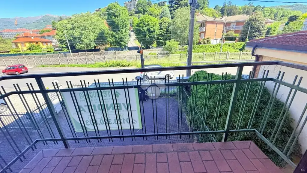 Balcon - Apartment with Three Balconies in Lanzo Torinese