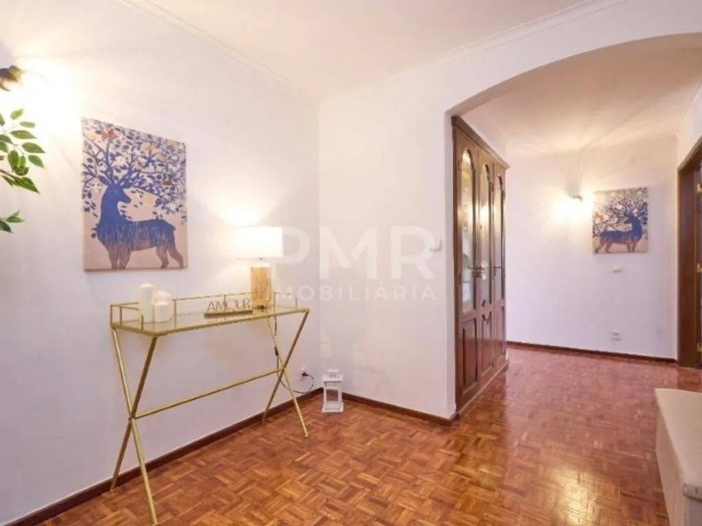 Esik - Luxury Flat with Two Fronts in Lisbon