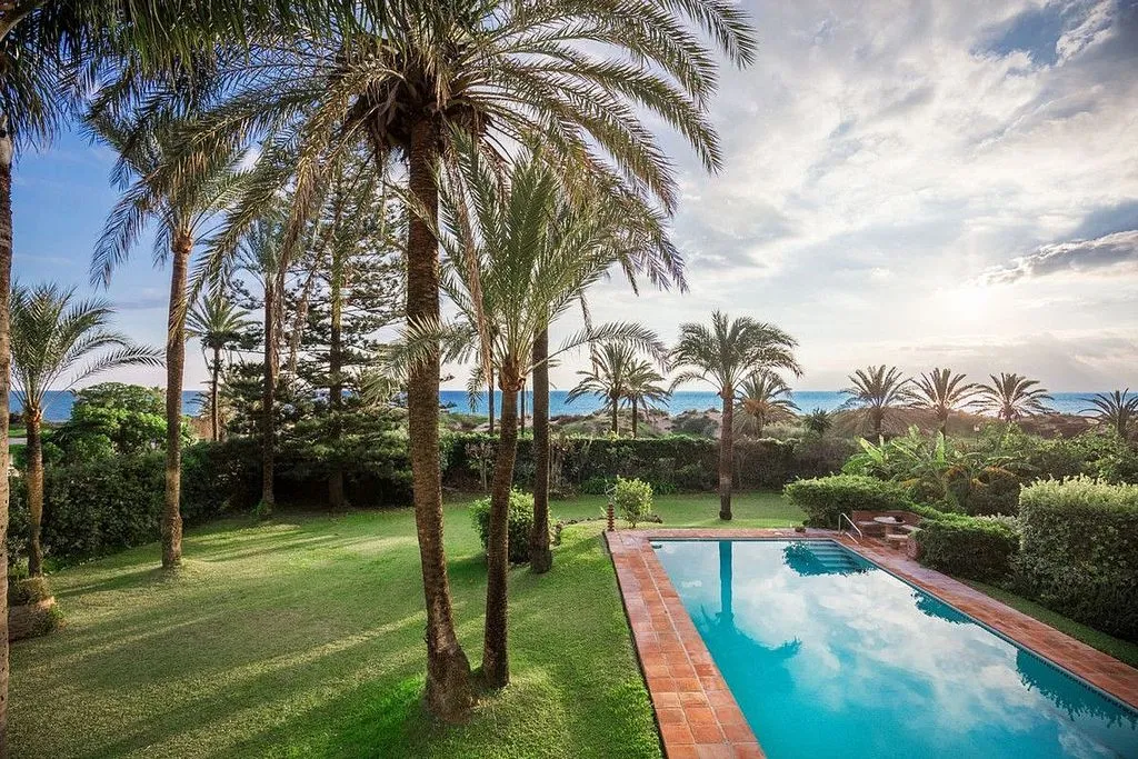 Piscine - Chalet with Pool in Casco Antiguo