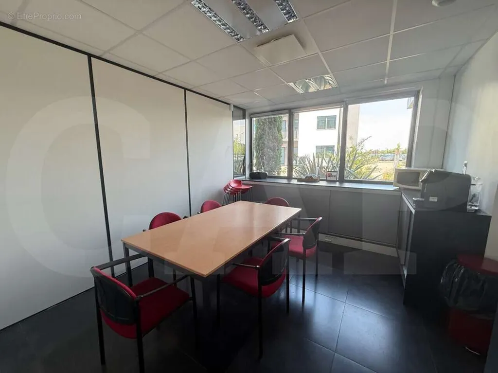 Kabinet - Office Space with Private Parking in Vern-sur-Seiche