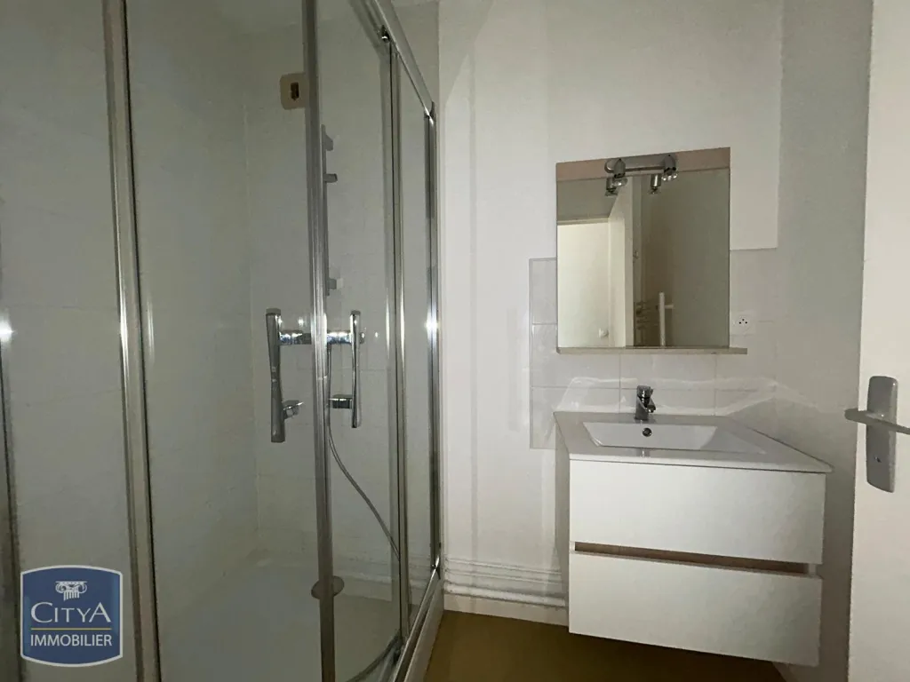 Salles de bain - Appartement avec Vue Dégagée à Alençon