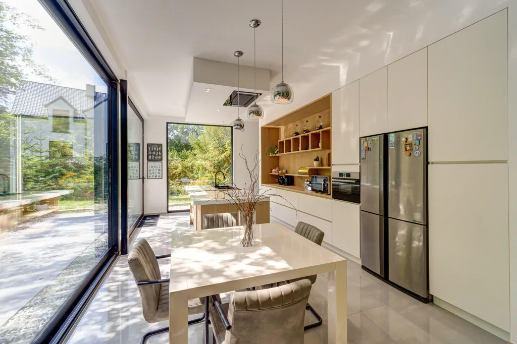 Cuisine - Villa architecturale avec jardin et piscine à Schoten