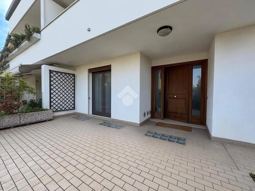 Entrée - Villa with Garden in Due Carrare
