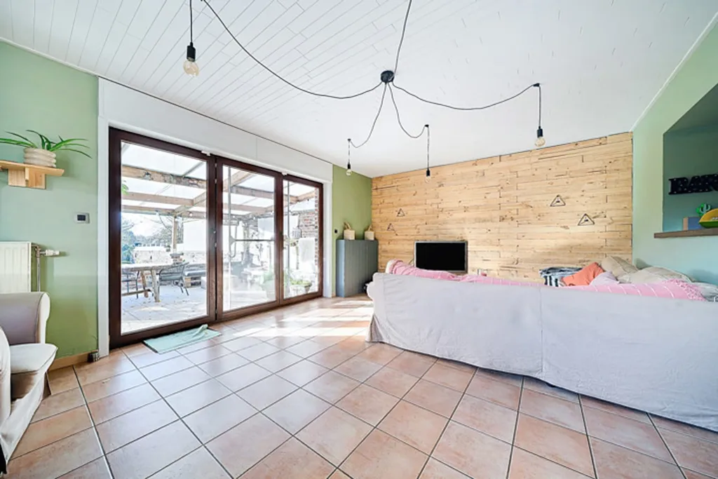 Soggiorno - House with Solar Panels in Courcelles