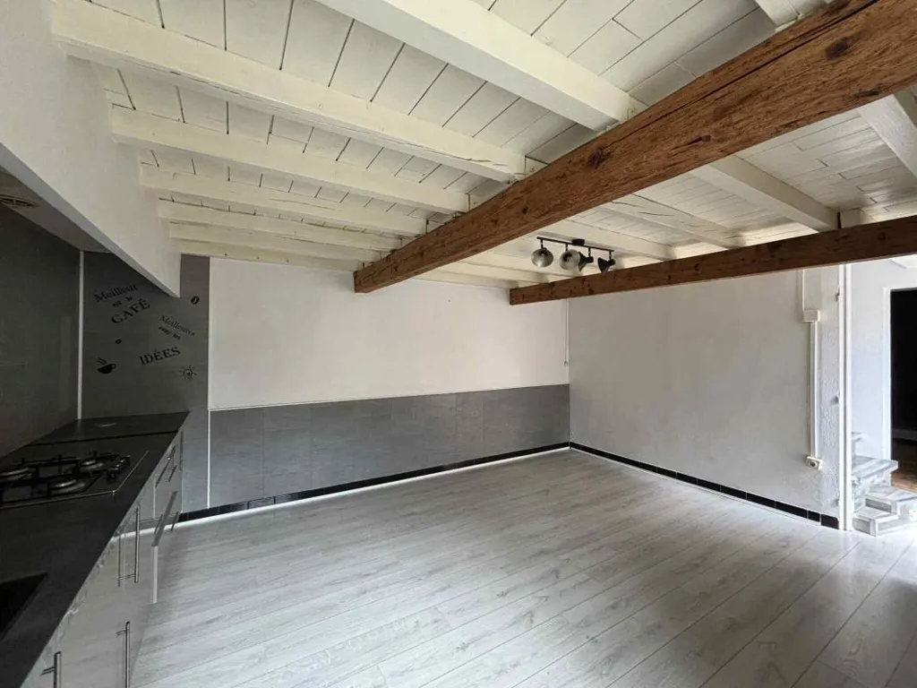 Cuisine - Maison de Village avec Garage à Proximité