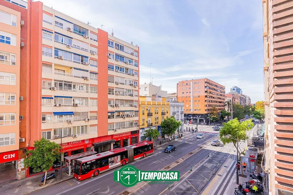 Extérieur - Apartment with Balcony in Mestalla, Valencia