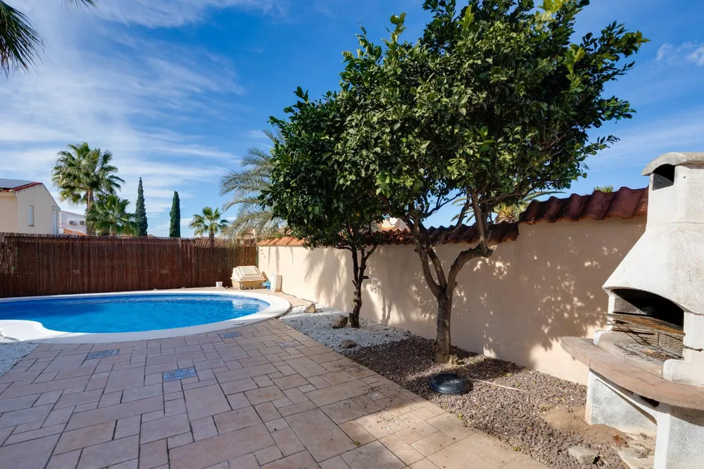 Pool - Chalet with Pool and Sea View in El Chaparral