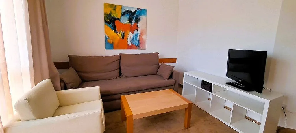 Soggiorno - 1-Bed Apartment with Pool on Avenida Del Decano