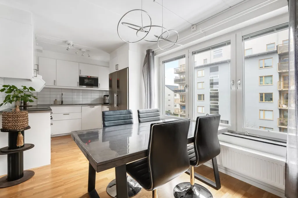 Salle à manger - Apartment with Sunny Balcony in Ursvik