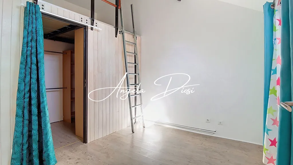 Bedrooms - Loft-Style House with Garden in Antony