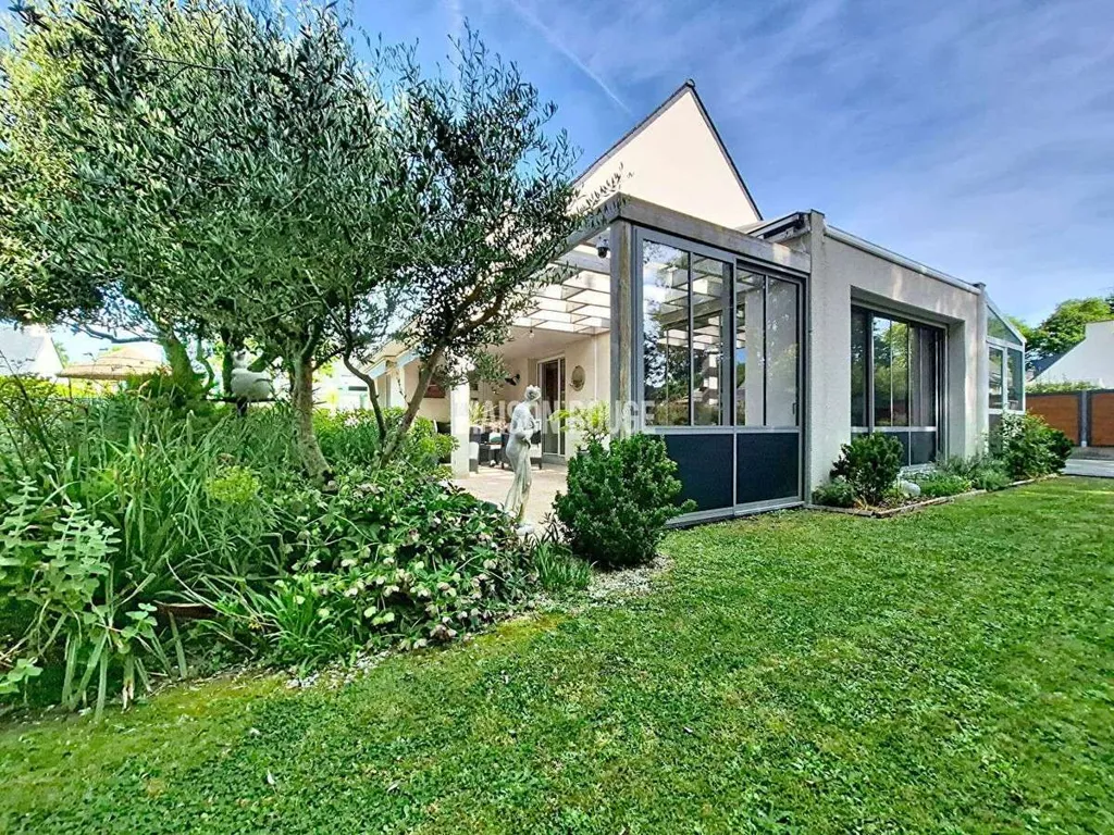 Jardin - Maison de Luxe avec Piscine à Ploueren