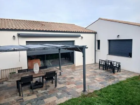 Terrasse - Maison Contemporaine avec Terrasse à Saint-Hippolyte