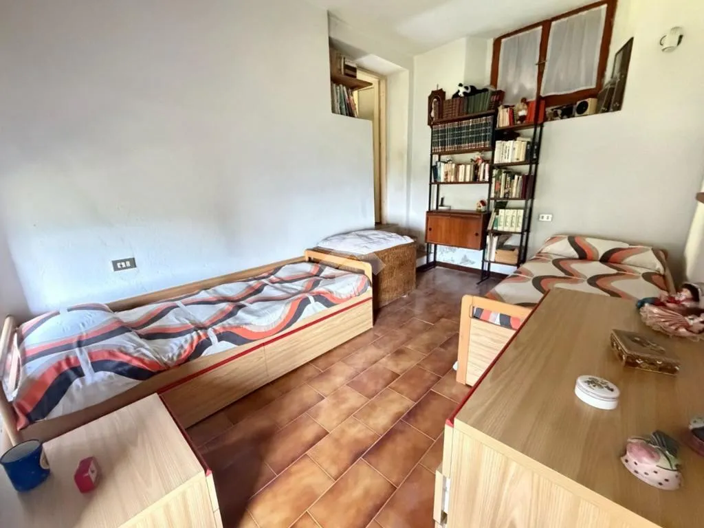 Bedrooms - Historic Semidetached House with Balconies in Urida