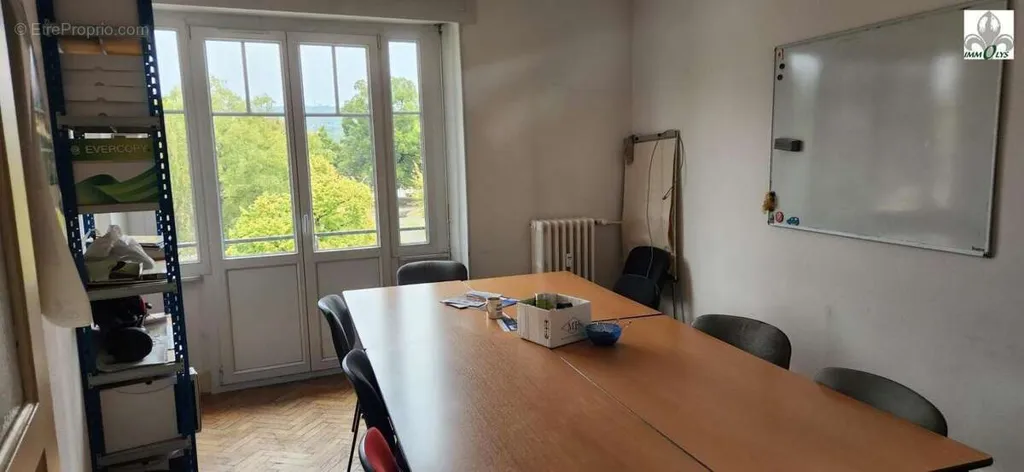 Kabinet - Office Space in Central Location