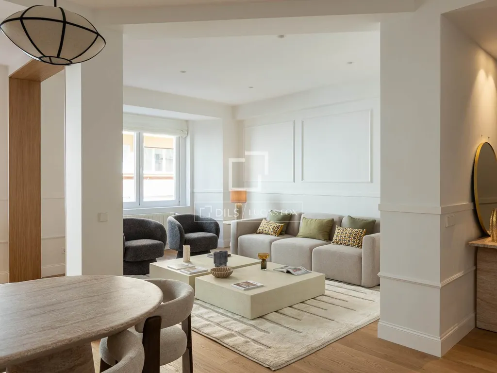 Living Room - Luxury Flat with High Ceilings in Salamanca