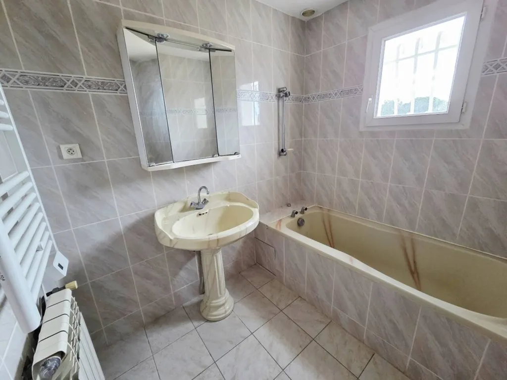 Vannitoad - Villa with Double Garage in Saint-Marcel-sur-Aude