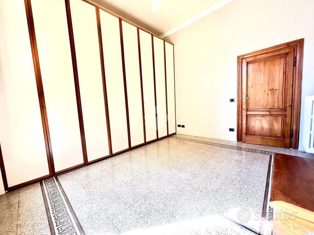 Pièces - 1930s Apartment with Balcony in Florence