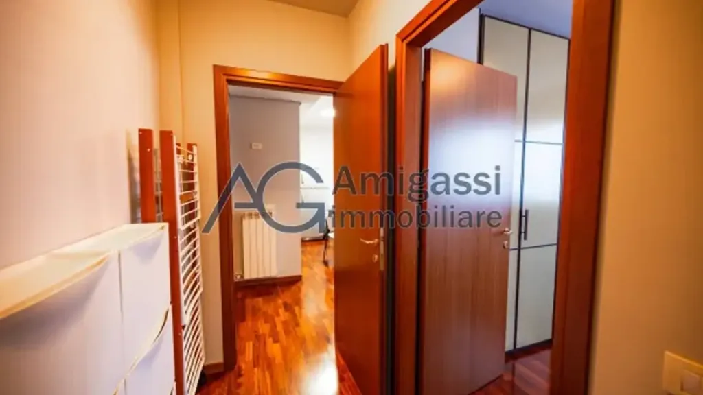 Esik - Luxury Duplex with Balcony in Scanzorosciate