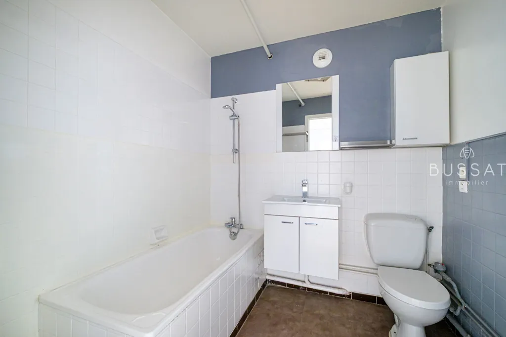 Bagni - 2-Bedroom Apartment with Private Parking in Lyon 7ème