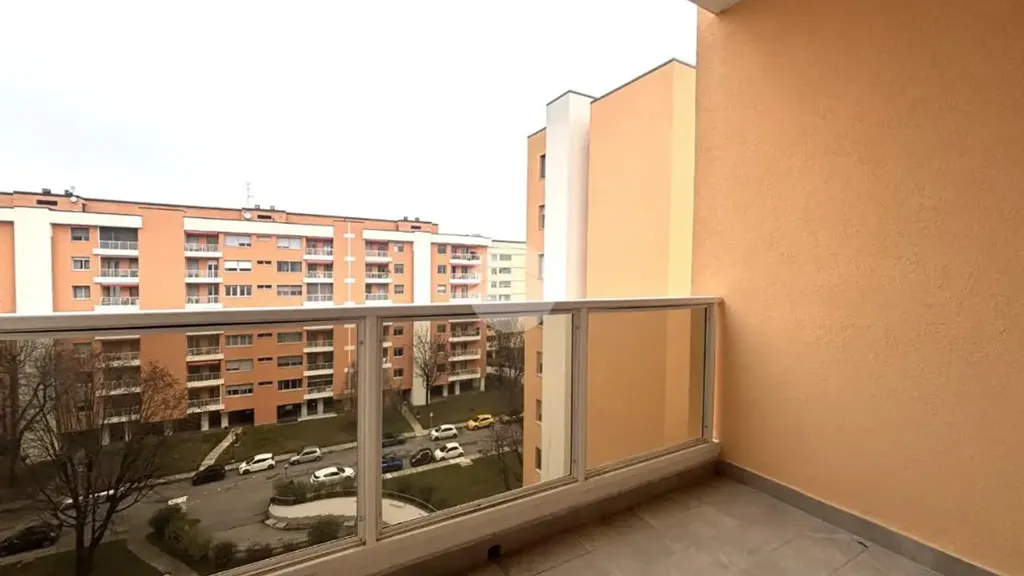 Rõdu - Apartment with Terrace in Opera, Milan