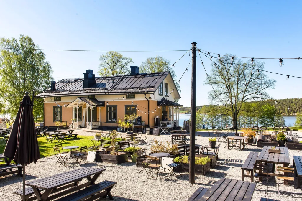 Välivaade - Modern 1-Bedroom Flat with West View in Vällingby