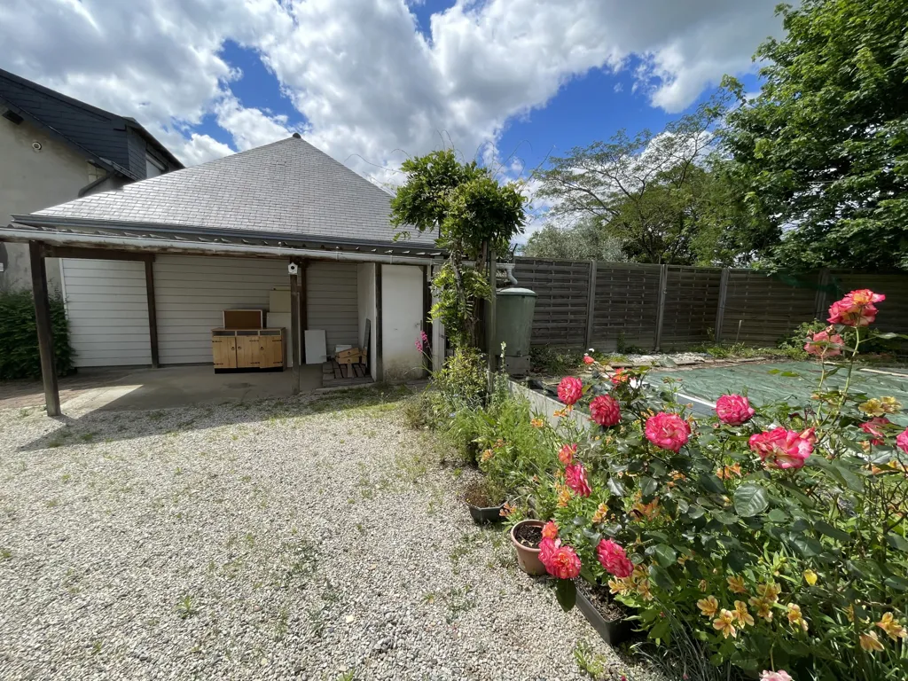 Aed - City House with Garden in Segré